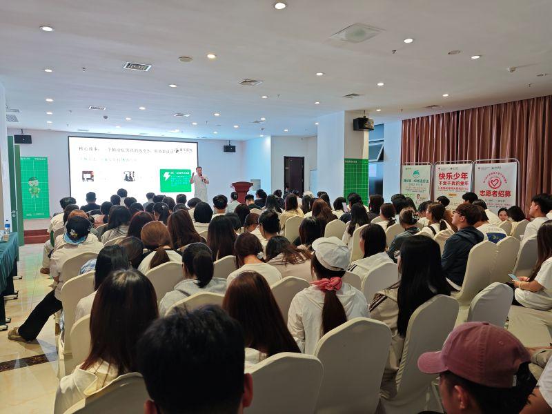 城市经济学院师生走进直乐医院开展研学交流